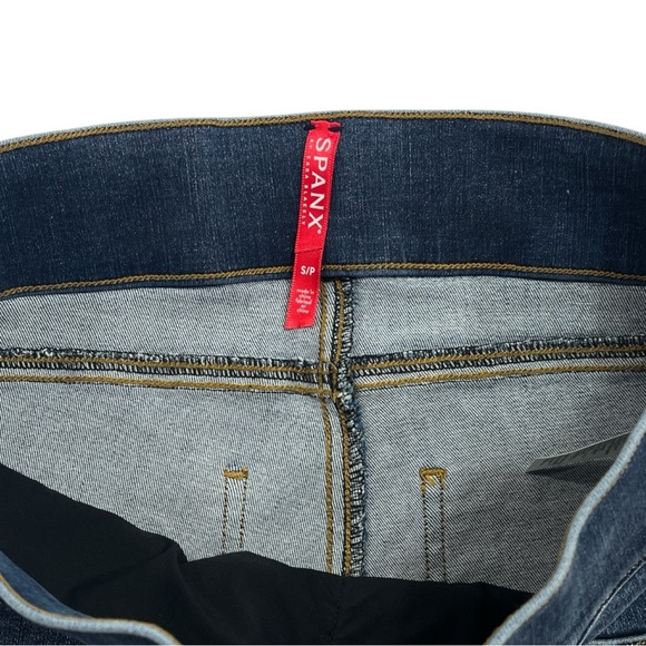 Spanx Distressed Skinny Jeans with Raw Hem Size Small Pull On - Picture 8 of 11